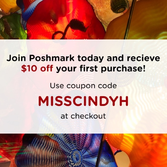 Steve Madden purse with gold chain & zipper detail ong shoulder strap & pocket - Picture 8 of 11